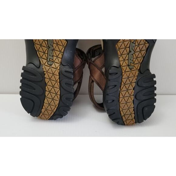 TEVA Men\'s Sz 9 Brown Leather Lug Sole Casual Sport Strap Sandals Shoes 6591